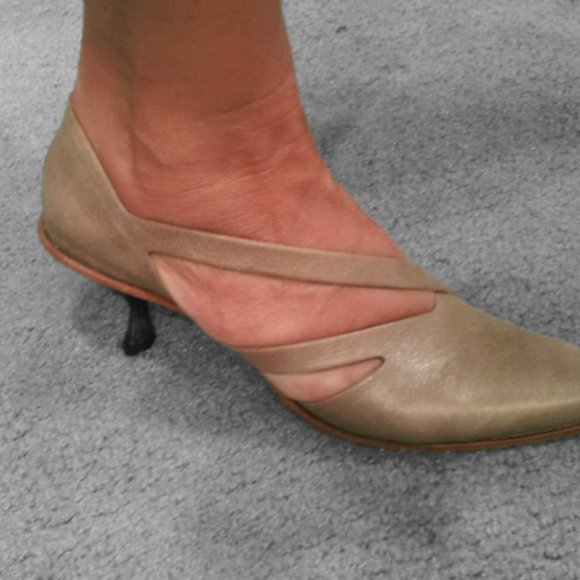 Cydwoq Shoes Cydwoq Vintage Rotate Nude Leather Heel Shoes Poshmark